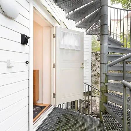 Comfy Central Apt, In Lovely Neighborhood. Nv2 شقة *