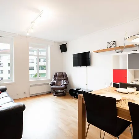 Comfy Central Apt, In Lovely Neighborhood. Nv2 Apartment *